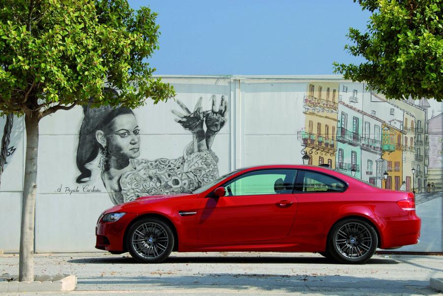  BMW M3 2008 года  (фото 22 из 219)
